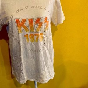 KISS band shirt Buckle size small nwt